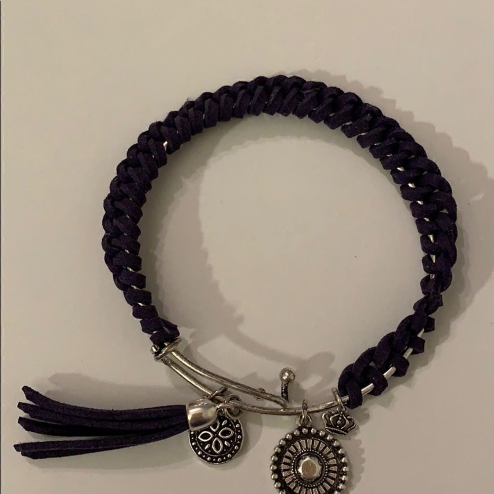 🌼🌼Premier Designs Charmed bracelet🌼🌼 